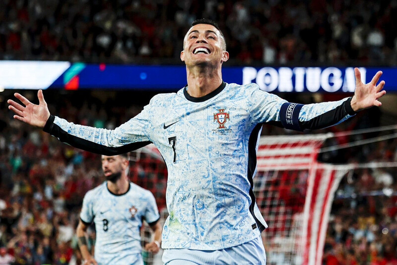 Ronaldo tiếp tục gia tăng kỷ lục ghi bàn cho đội tuyển Bồ Đào Nha sau bàn penalty trước Croatia tại World Cup 2026. 