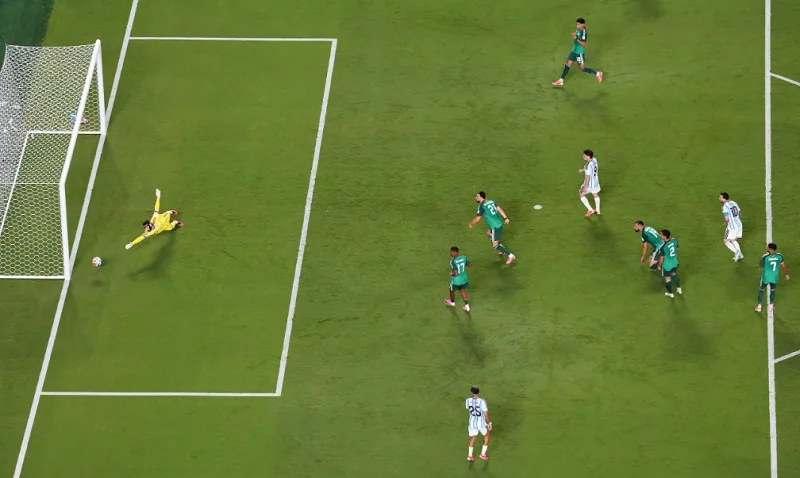 Ghi 3 bàn gọi là gì? Tìm hiểu thuật ngữ hat-trick trong bóng đá
